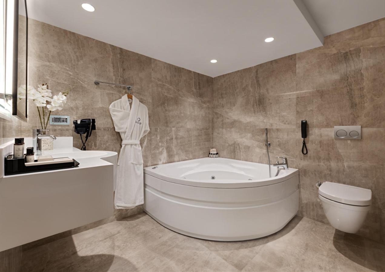 Gleam Collection Hotel Provincia di Provincia di Istanbul Esterno foto Bathroom
