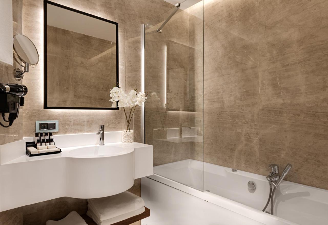 Gleam Collection Hotel Provincia di Provincia di Istanbul Esterno foto A shower screen